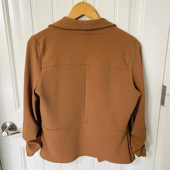 LIKE NEW Lock and Love Women 3/4 Sleeve Blazer. - Picture 7 of 9